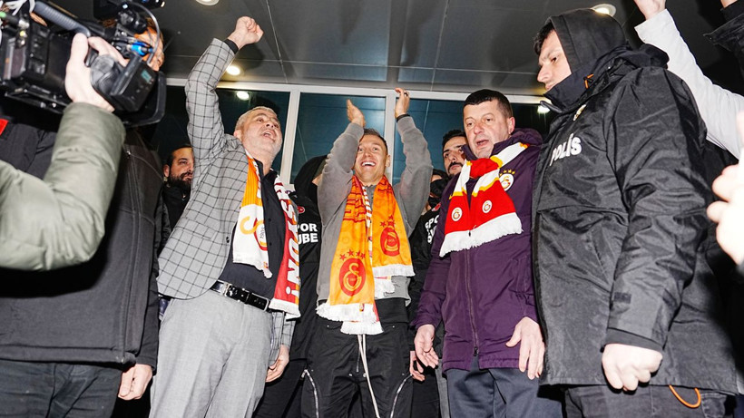 Galatasaray bir yıldızı daha resmen bitirdi! Herkes yeni transferin maliyetini merak ediyordu - Resim: 1