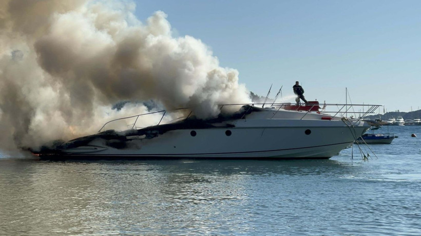 Marmaris'ta marinada bağlı motoryat yandı - Resim: 3