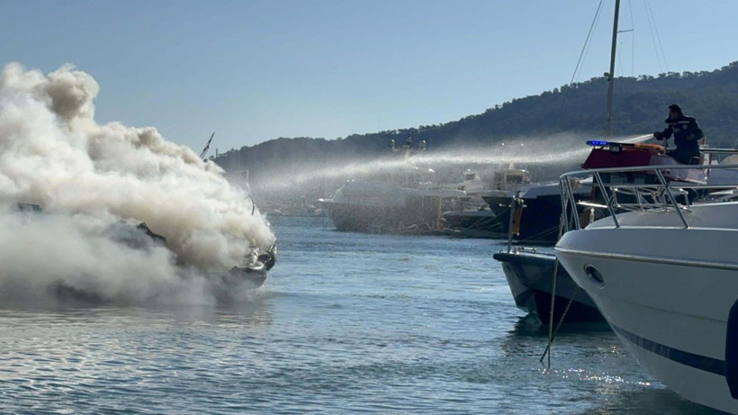 Marmaris'ta marinada bağlı motoryat yandı - Resim: 4