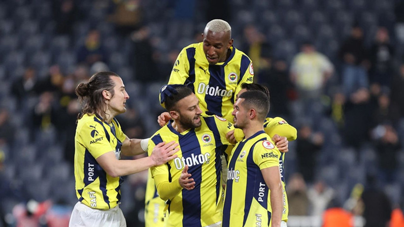 Fenerbahçe'de dev derbi öncesi büyük kriz! Yıldız isimler kadroda olmayacak - Resim: 1