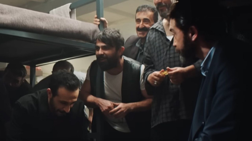 Yalı Çapkını dizisinde sonunda bu da oldu; Seyirci hemen kapattı - Resim: 4