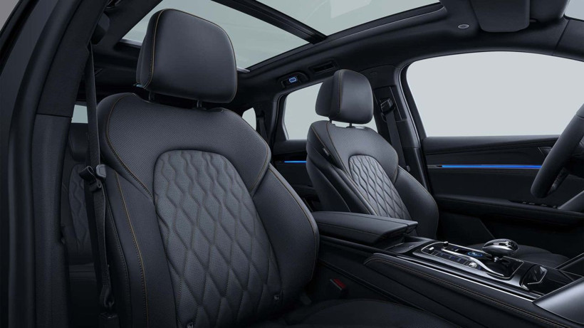 3.675.000 TL’lik bu canavar Türkiye’de: Arabasız kalanlar bu haberi okumasın! - Resim: 3