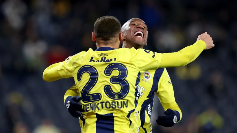 Cenk Tosun Fenerbahçe macerasını bitirdi; Bu sezon sadece 17 maça çıkmıştı - Resim: 3