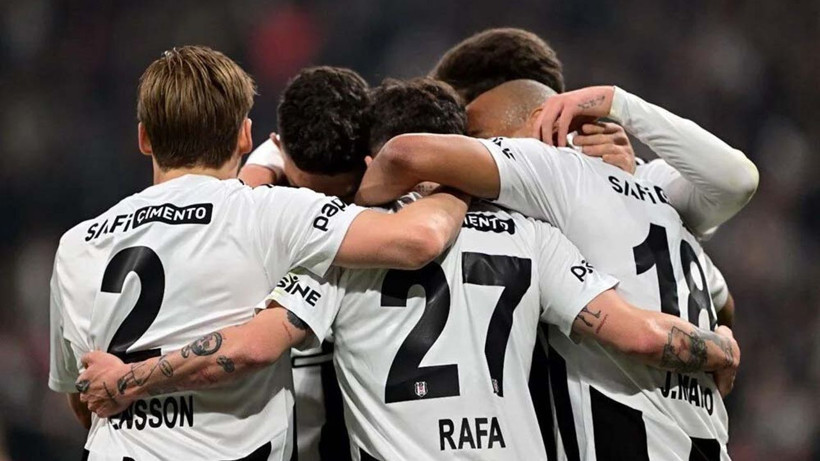 Beşiktaş Galatasaray maçına o pozisyon damga vurmuştu: Eski hakemlerin derbi yorumları tepki çekti! - Resim: 2