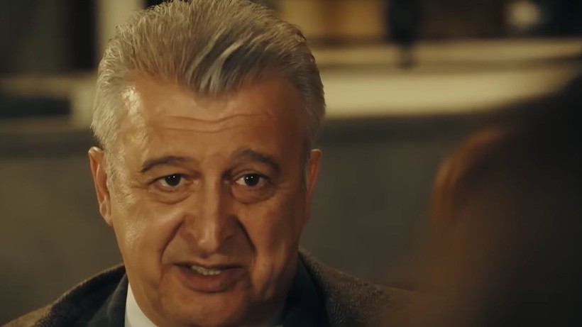 Bir Zamanlar İstanbul dizisi ekibinden çıkarıldı; Ayrılık sahnesi daha çok konuşulacak - Resim: 3
