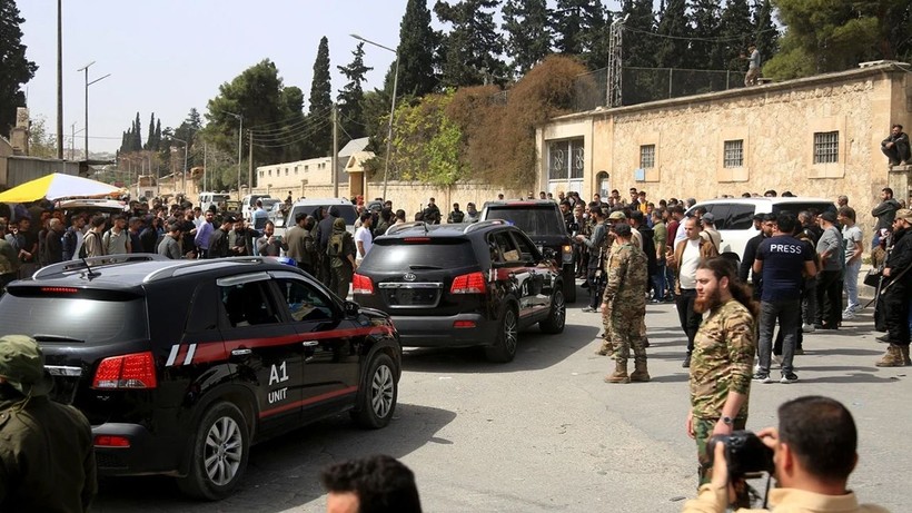 PKK/YPG'li teröristler Halep'ten çekiliyor - Resim: 2