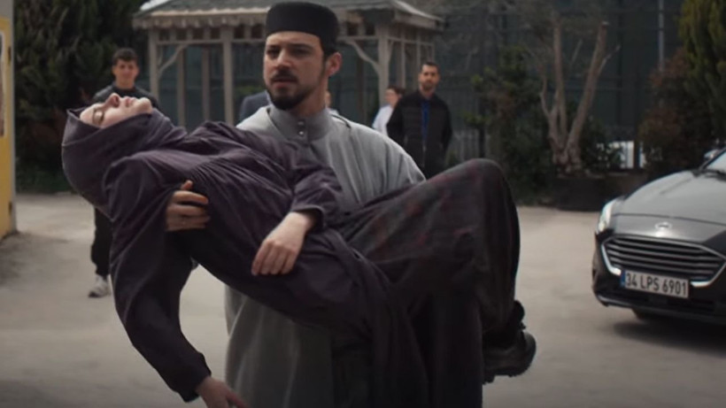 Kızıl Goncalar final öncesi büyük kıyamet koptu; Bu sahne sonrası ortalık karıştı - Resim: 4