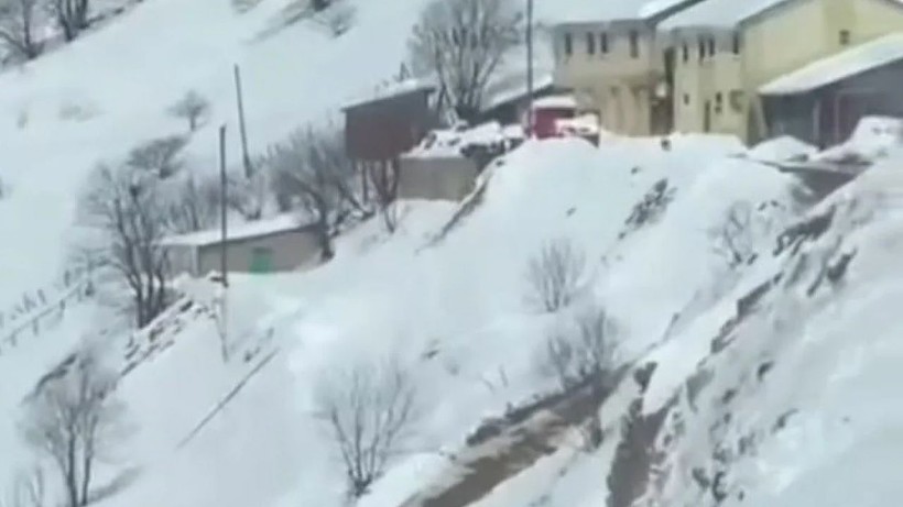 Giresun'da Eğribel Tüneli girişinde çığ meydana geldi - Resim: 4