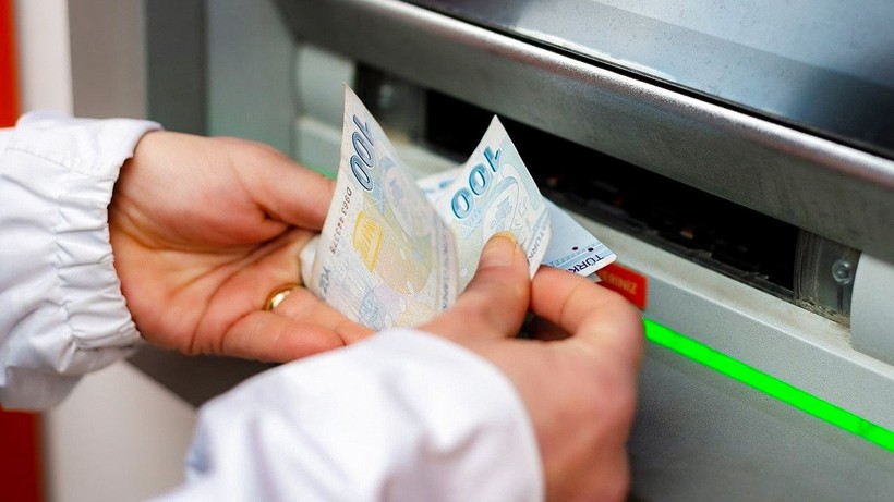 ATM’lerden para çekme limiti sil baştan değişti; İşte yenilen miktarlar - Resim: 2