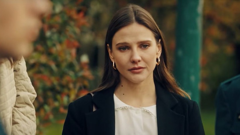 Bir Zamanlar İstanbul dizisi hayranları şokta; Alina Boz hayranları için çok erken karar - Resim: 4