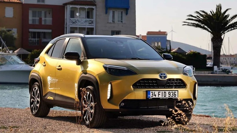 Toyota, fiyatlarda freni patlattı! Yaris Cross şimdi 1.8 milyon TL'den başlıyor! - Resim: 1