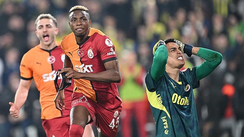 Galatasaray’da tecrübeli futbolcu ile yollar ayrıldı; Gidişi değil yeni takımı daha çok konuşulacak - Resim: 1