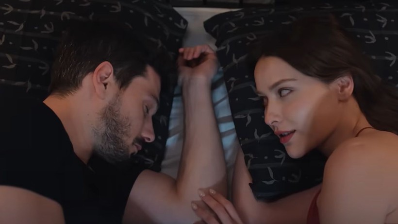 Hudutsuz Sevda dizisini izleyenler hemen kapattı, bu kadarı da artık çok fazla - Resim: 4