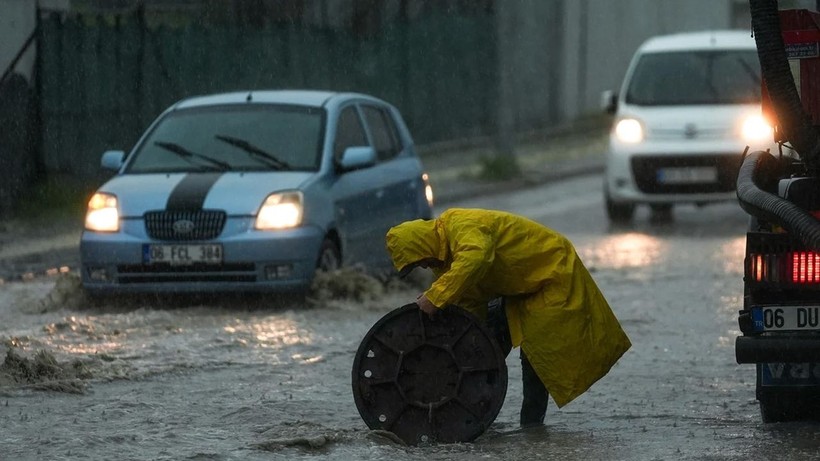 Ankara'yı 'Süper hücre' vurdu! Yollar bir anda göle döndü - Resim: 3