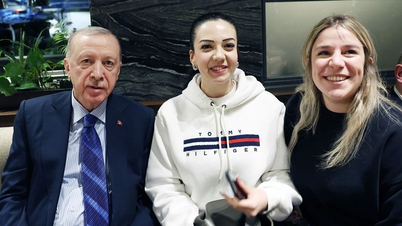 Cumhurbaşkanı Erdoğan kafede vatandaşlarla sohbet etti - Resim: 3
