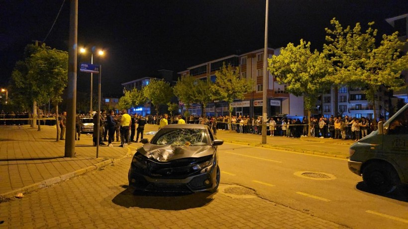 Otomobilin çarptığı iki kadın hayatını kaybetti - Resim: 1