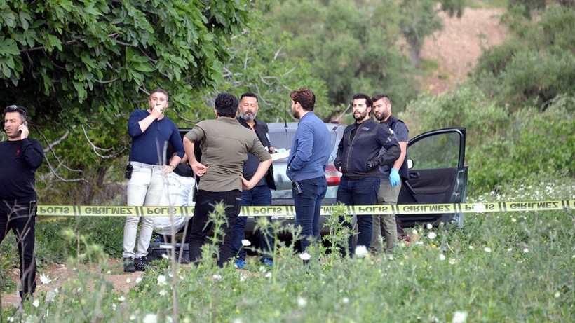 Otomobilinde tüfekle öldürülmüş halde bulundu - Resim: 4