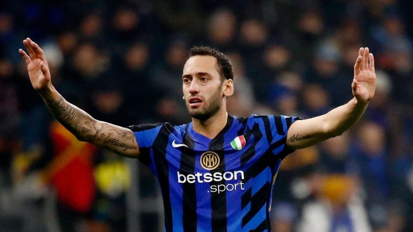 Hakan Çalhanoğlu ile iki yıllık anlaşma tamam; Yıldız futbolcunun Inter macerası bitti - Resim: 1