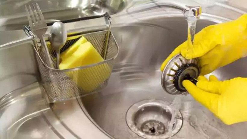 Lavaboyu bu şekilde temizlemenizde fayda var; Artık leş gibi değil mis gibi kokacak - Resim: 3