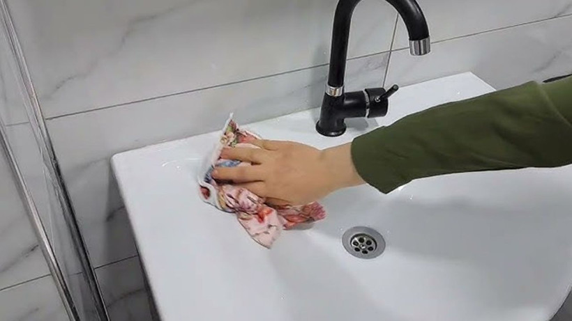 Lavaboyu bu şekilde temizlemenizde fayda var; Artık leş gibi değil mis gibi kokacak - Resim: 4