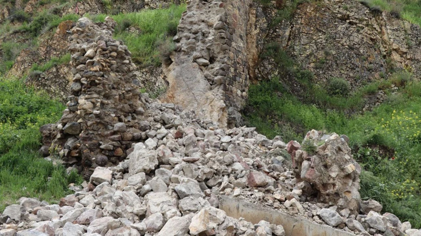 Tarihi Oltu Kalesi yıkılma tehlikesi altında - Resim: 3