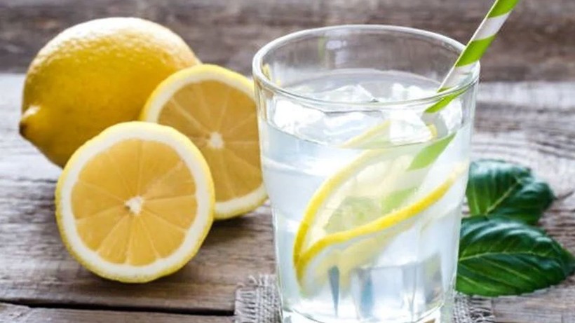 Limon suyunun bu faydası çok az biliniyor; Gece yatmadan önce bir bardak için - Resim: 4