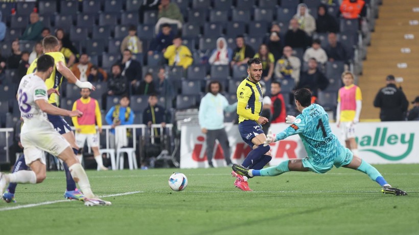 Kadıköy’de gergin galibiyet! Fenerbahçe Eyüpspor’u yendi, spor yazarları eleştiri yağdırdı - Resim: 4