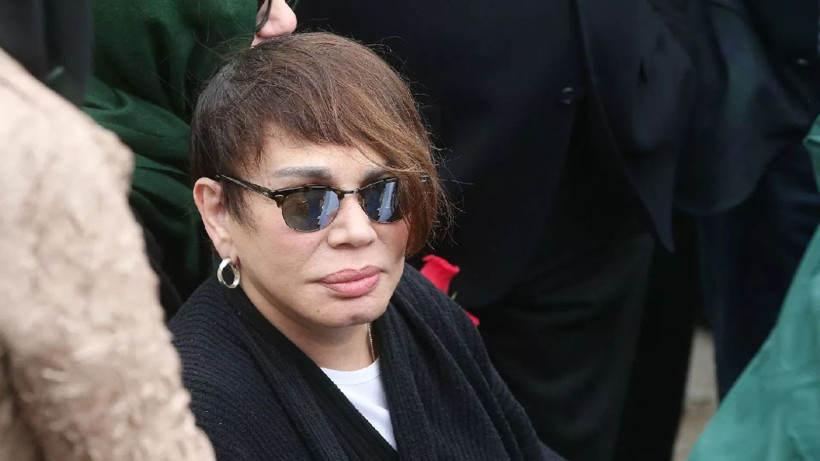 Sırrı Süreyya Önder'in ölümüne dayanamadı! Sezen Aksu saçlarını kazıttı... İşte son hali - Resim: 2