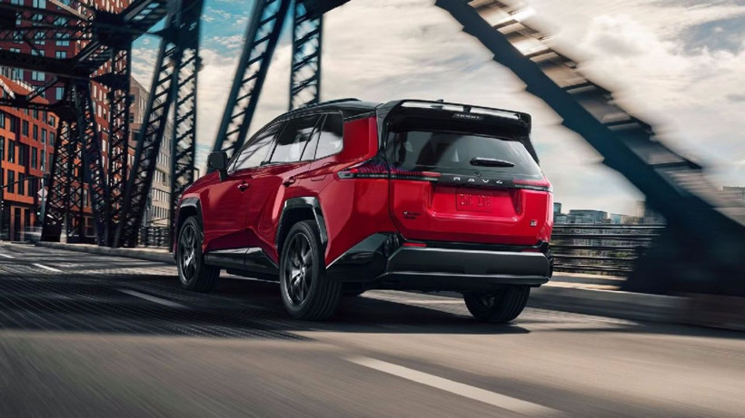 Yeni RAV4 çıldırttı: Hibrit güç ve GR Sport’la şov zamanı - Resim: 3