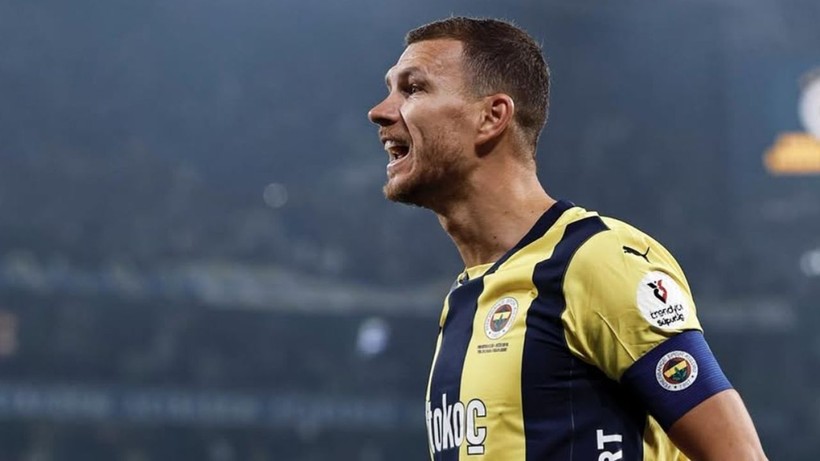 Fenerbahçe'de Edin Dzeko için karar çıktı; Yıldız futbolcu o maçın ardından gidiyor - Resim: 1