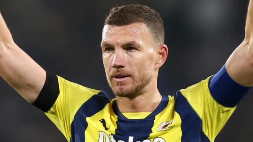 Fenerbahçe'de Edin Dzeko için karar çıktı; Yıldız futbolcu o maçın ardından gidiyor - Resim: 3
