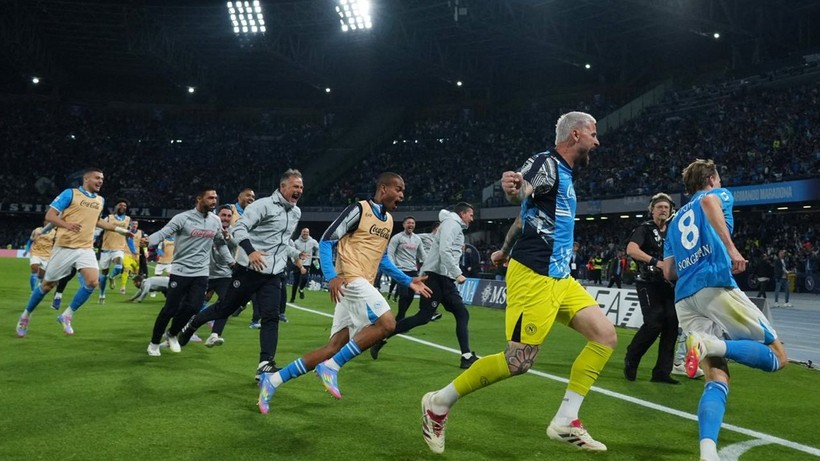 İtalya'da şampiyonluğa Napoli ulaştı - Resim: 4