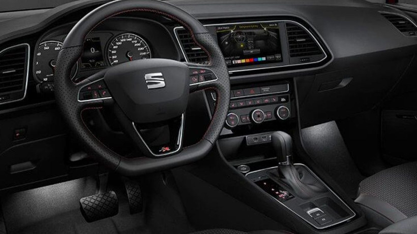 Seat Leon fiyatlarında çılgınlık başladı; Fiyatı düşürüldü, aylık taksitte sürpriz var - Resim: 1