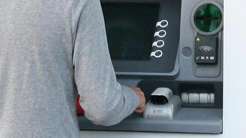 ATM’lerde bulunan bu tuş bakın ne işe yarıyor! Bu gizli özelliği çoğu kişi bilmiyor - Resim: 1