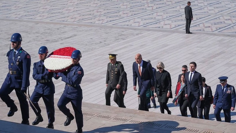 ABD'nin Ankara Büyükelçisi Tom Barrack, Anıtkabir'de - Resim: 3