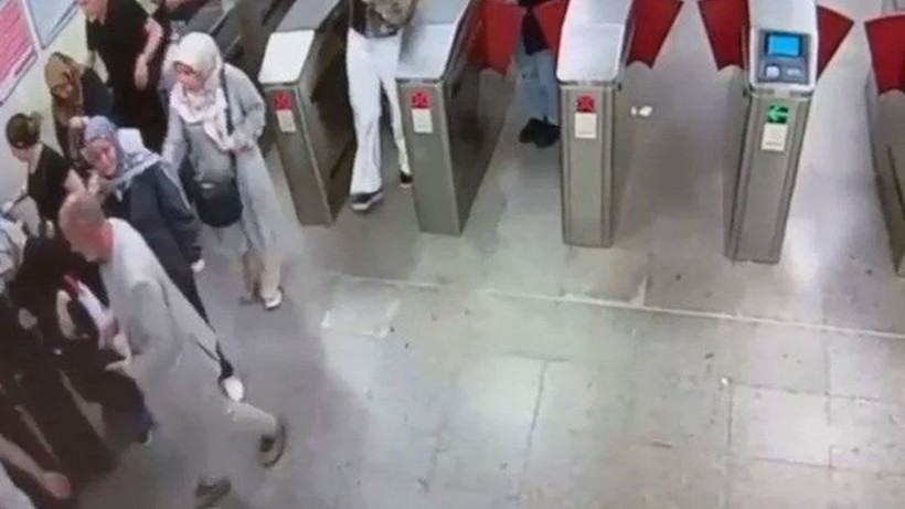 Marmaray'daki kavgadan yeni görüntüler! Olay böyle başlamış - Resim: 4