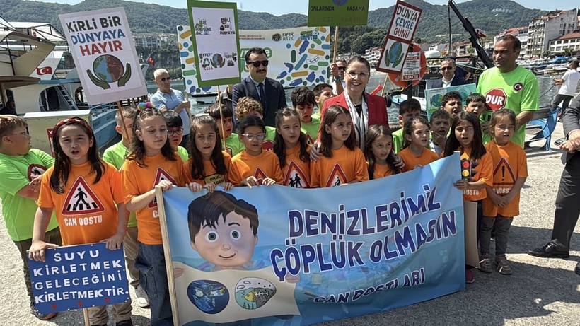Bartın'da deniz temizliği; florasan lamba ve eski araç lastikleri çıktı - Resim: 3