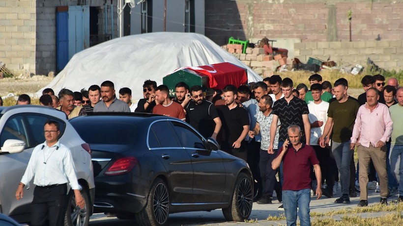 Milli bisikletçi son yolculuğuna uğurlandı - Resim: 2