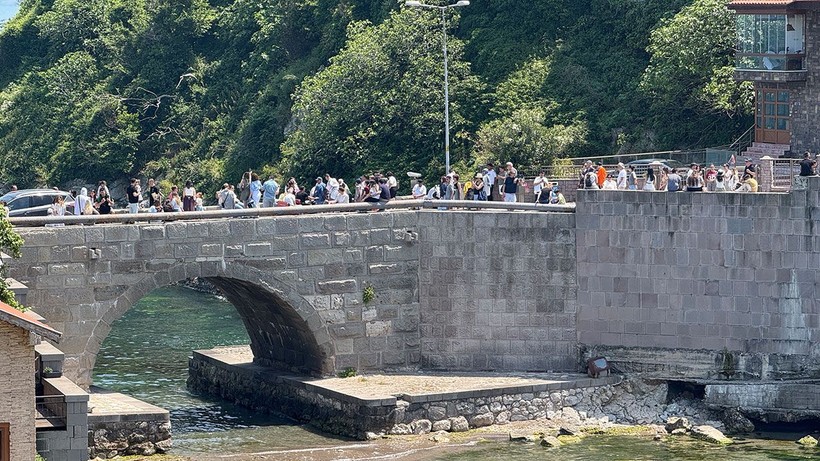 Amasra'da bayram yoğunluğu; 4 günde 19 bin 143 araç giriş yaptı - Resim: 1