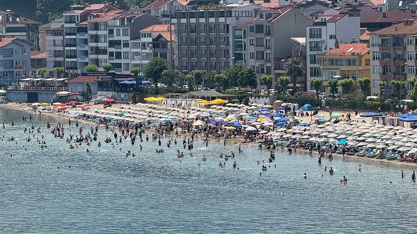 Amasra'da bayram yoğunluğu; 4 günde 19 bin 143 araç giriş yaptı - Resim: 3