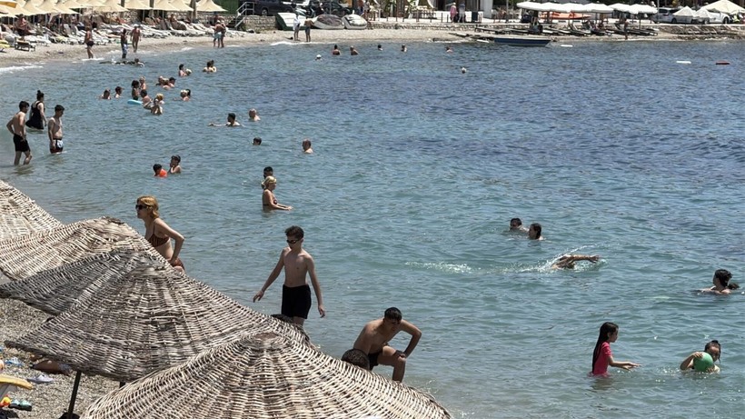 Bodrum sahillerinde bayram yoğunluğu - Resim: 3
