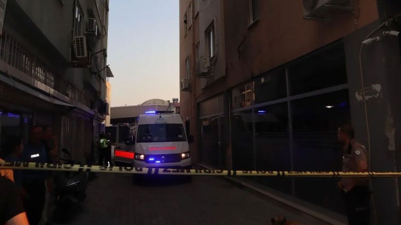 Gönül ilişkisi iddiası; baba ile oğlunu öldürdü, kadını ağır yaraladı - Resim: 1