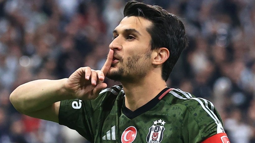 Beşiktaş’ta Necip Uysal ile yollar ayrılıyor; Dev kulüp sezon sonunda imza için geliyor - Resim: 4