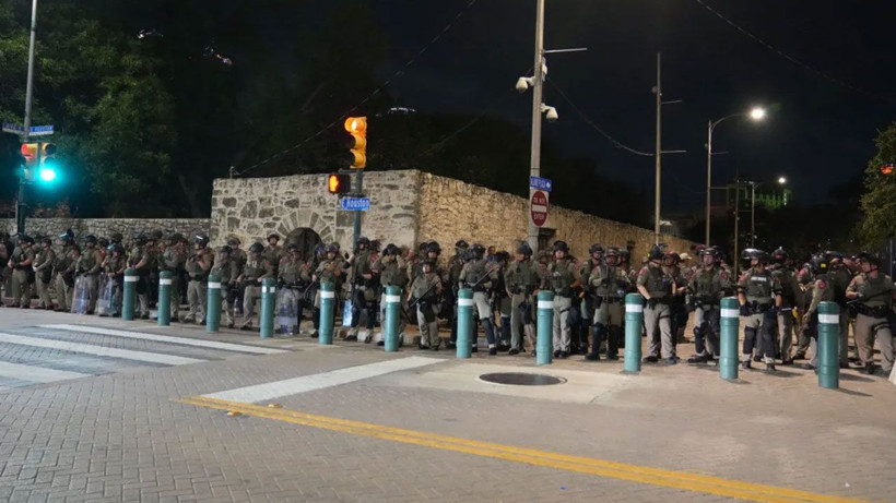 ABD'nin Teksas eyaletinde protestolara karşı 7 bin asker görevlendirildi - Resim: 3