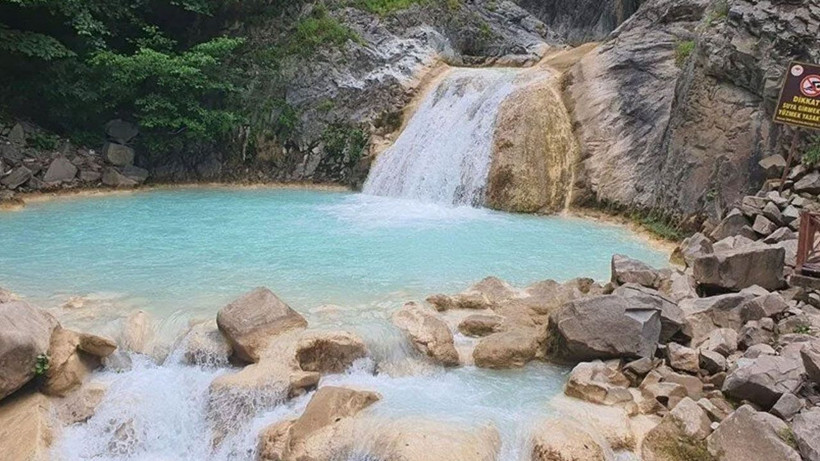 Mavi Göl'de turizm sezonu başlamadan bitti! Bölge turizmine büyük darbe - Resim: 2