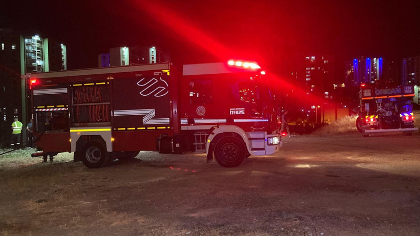 Ankara’da boş arazideki yangın 2 saatte söndürüldü - Resim: 3