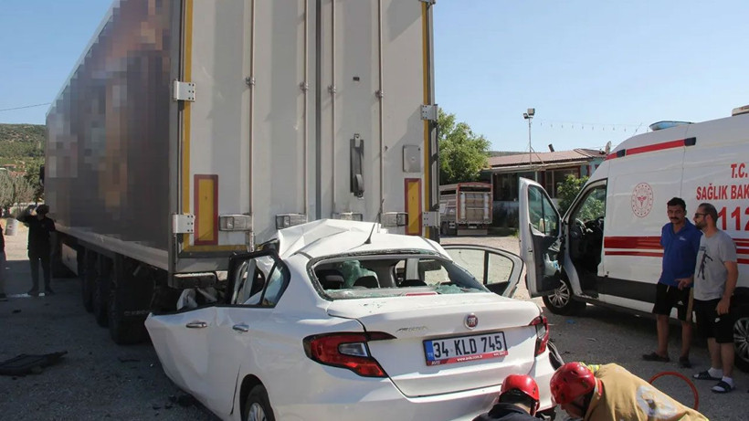 Manisa'da kahreden kaza! Baba ve 3 çocuğu can verdi - Resim: 1