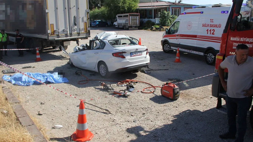 Manisa'da kahreden kaza! Baba ve 3 çocuğu can verdi - Resim: 4