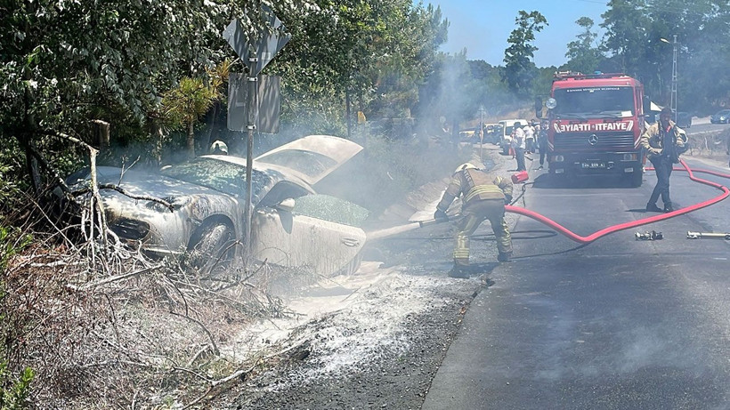 Sarıyer’de lüks otomobil alev alev yandı - Resim: 4