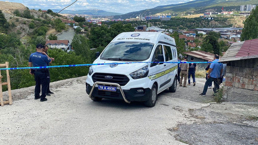 Yürürken düştü, başını asfalta çarpıp öldü - Resim: 2